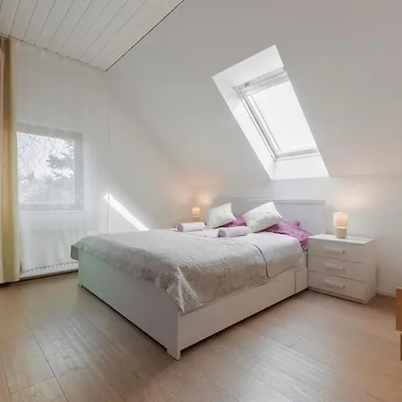 Kristi شقة Tuchomerice